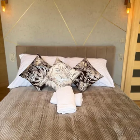 Forest Glamp & Jacuzzi *