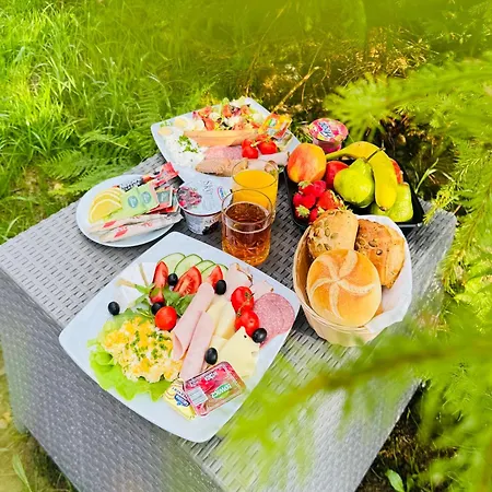 Forest Glamp & Jacuzzi Luxussátor *