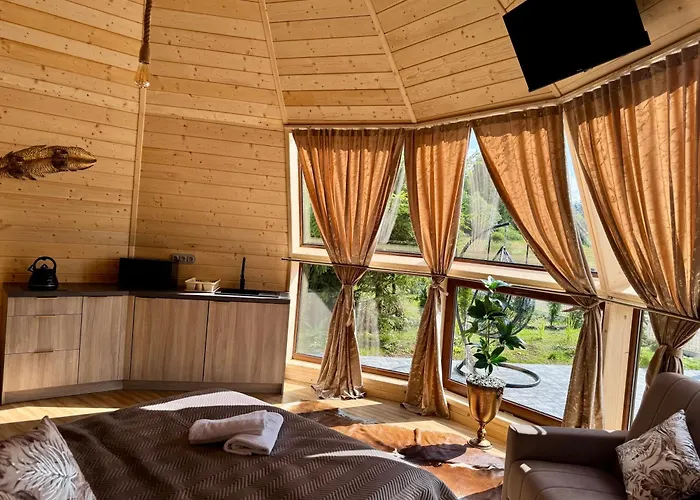 Forest Glamp & Jacuzzi *